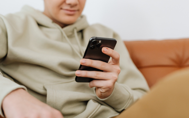 Checking internet and mobile data usage on a smartphone at home